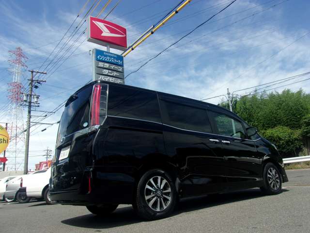 Toyota Esquire 5