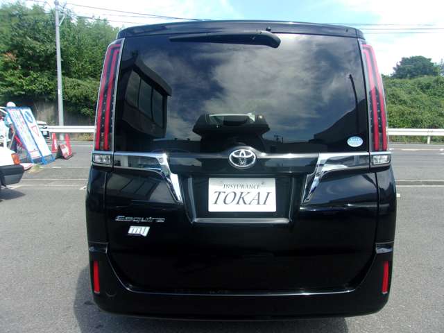 Toyota Esquire 6