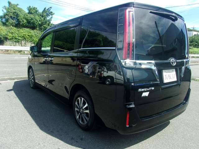 Toyota Esquire 7
