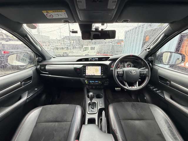 Toyota Hilux 2