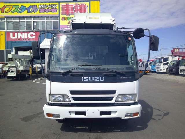 Isuzu Forward 2