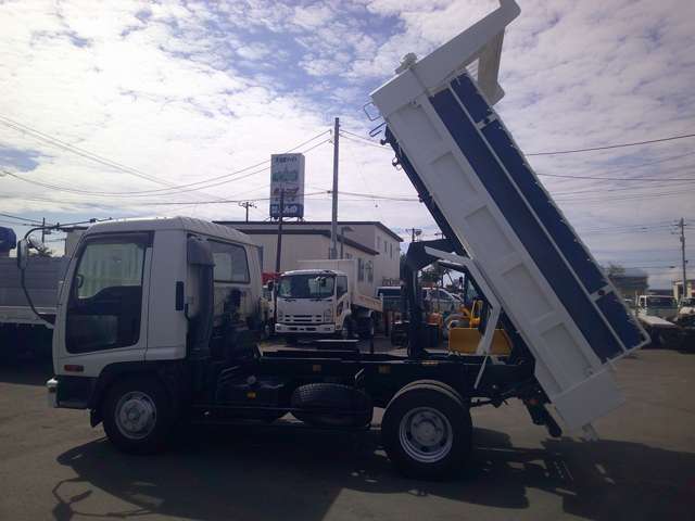 Isuzu Forward 4
