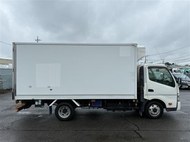 Hino Dutro 8