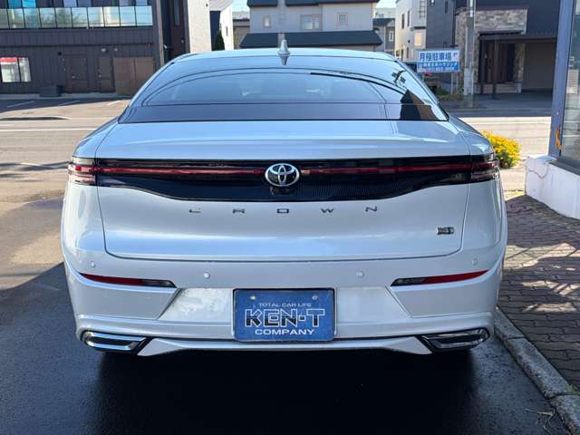 Toyota Crown Crossover 3