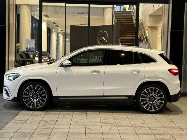Mercedes-Benz GLA-Class 4