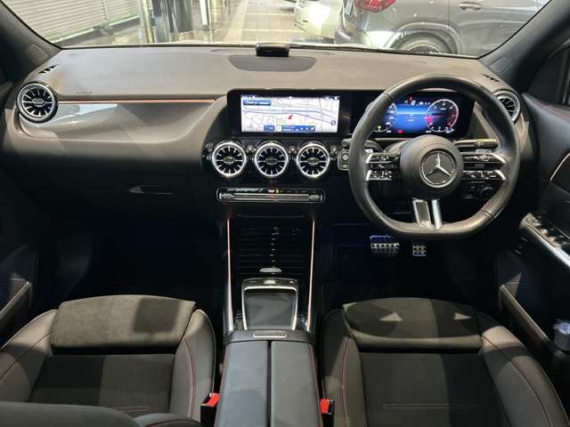 Mercedes-Benz GLA-Class 6
