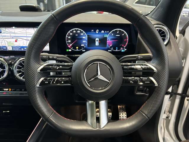 Mercedes-Benz GLA-Class 10