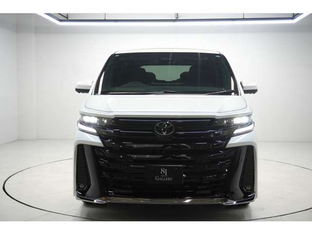 Toyota Vellfire 2