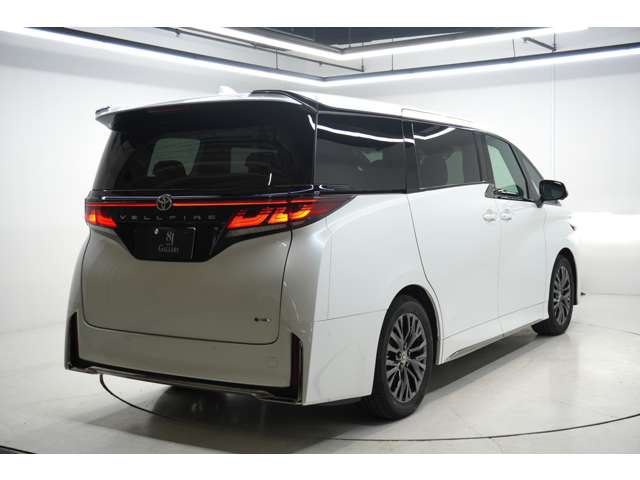 Toyota Vellfire 5