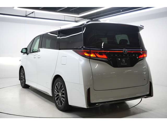 Toyota Vellfire 7