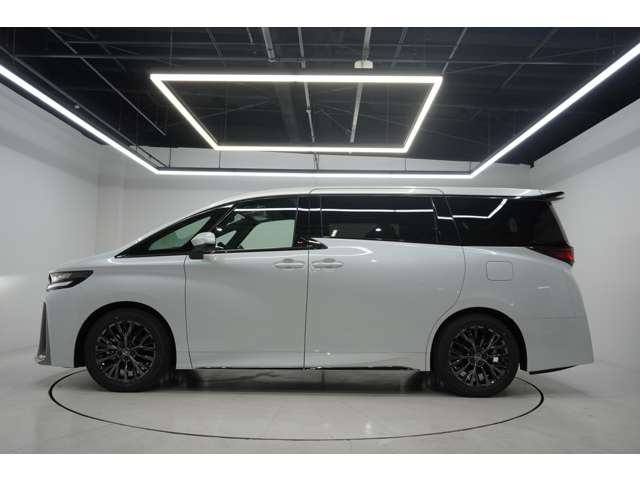 Toyota Vellfire 8