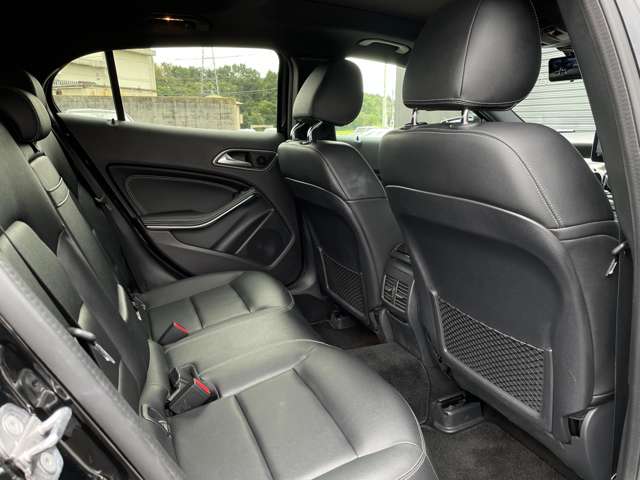Mercedes-Benz GLA-Class 12