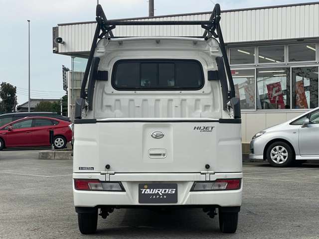 Daihatsu Hijet Cargo 11