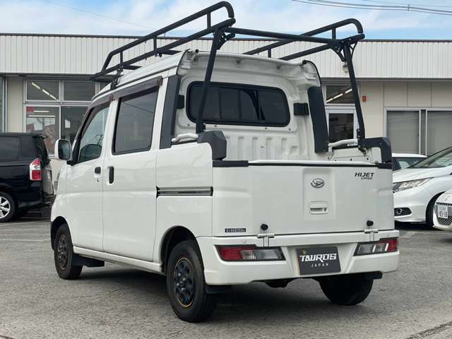 Daihatsu Hijet Cargo 12