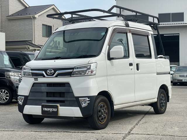 Daihatsu Hijet Cargo 6