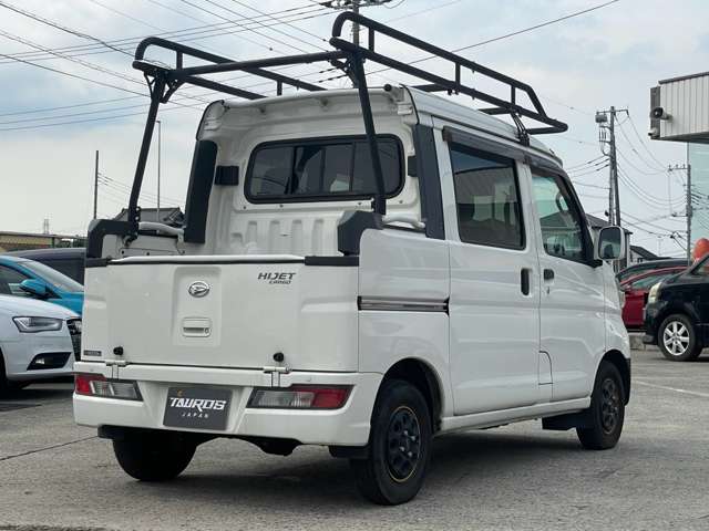 Daihatsu Hijet Cargo 10