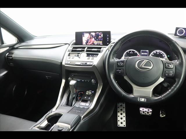 Lexus NX 2