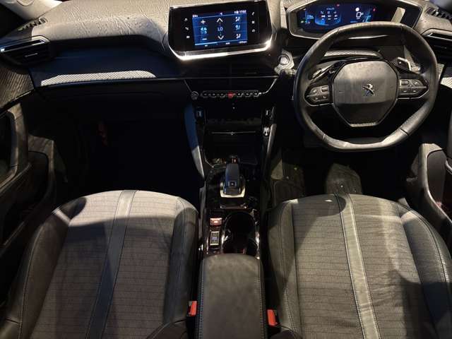 Peugeot SUV 2008 7