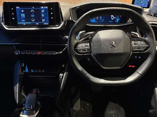 Peugeot SUV 2008 8