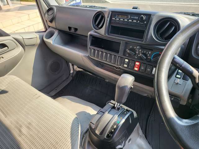 Hino Dutro 11