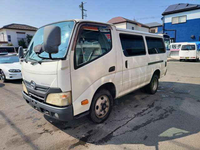 Hino Dutro 3