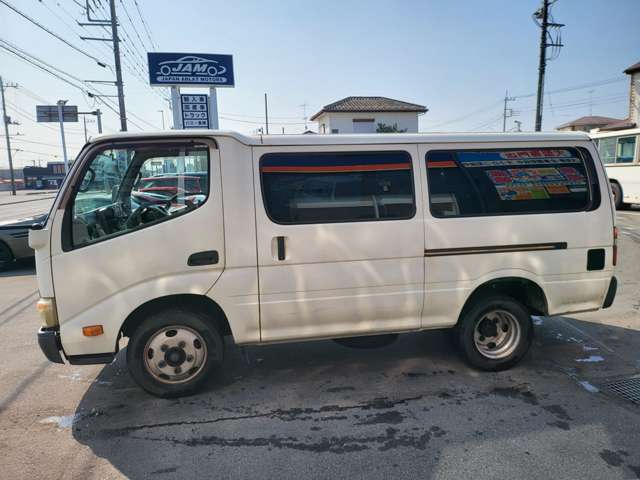 Hino Dutro 4