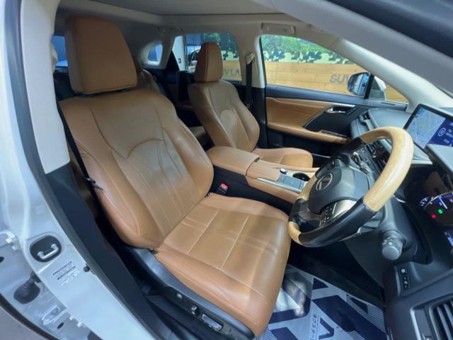 Lexus RX 9