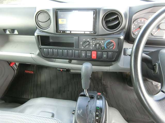 Toyota Toyoace 12
