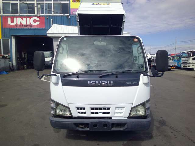 Isuzu Elf 2