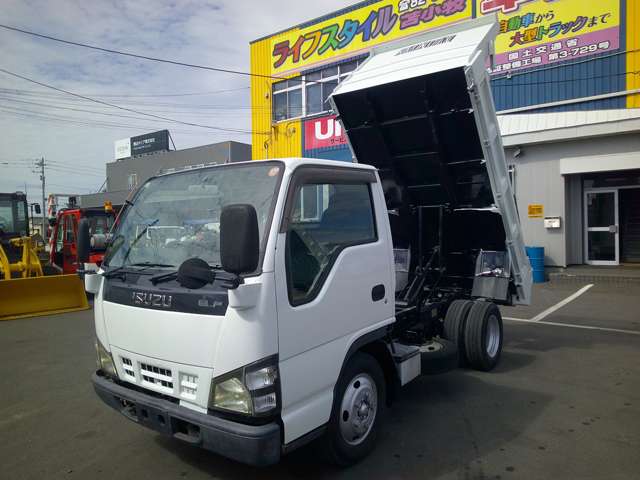 Isuzu Elf 3
