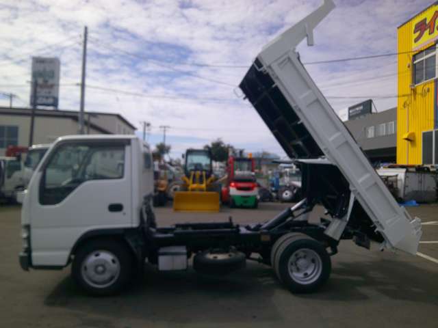 Isuzu Elf 4