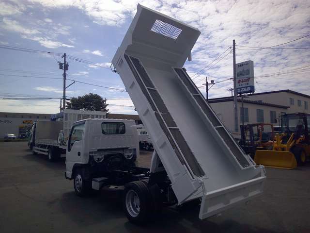 Isuzu Elf 5