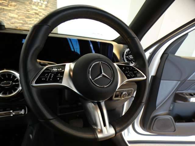 Mercedes-Benz GLB 8