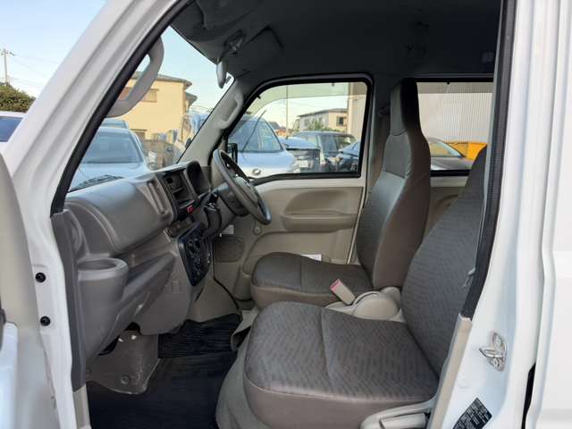Nissan NV100 Clipper 11
