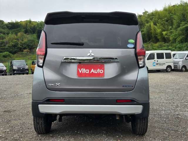 Mitsubishi eK X 12