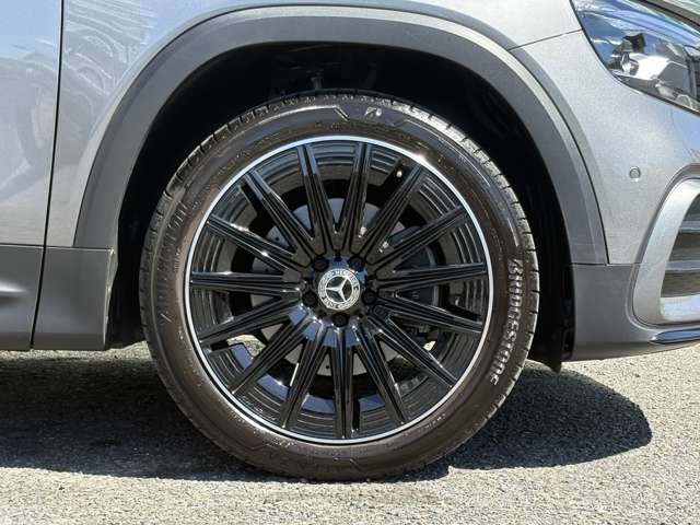 Mercedes-Benz GLB 11