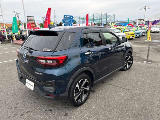 Daihatsu Rocky 8