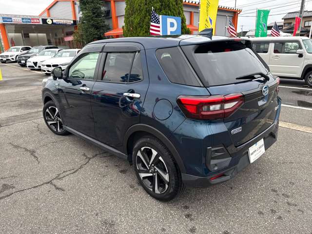 Daihatsu Rocky 10