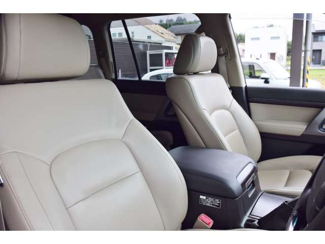 Toyota Land Cruiser 200 8