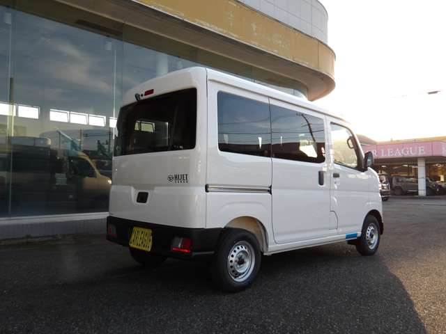 Daihatsu Hijet Cargo 11