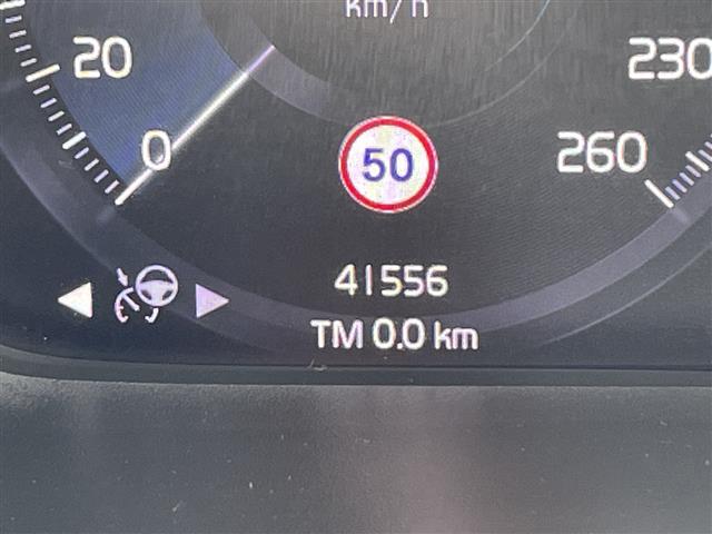 Volvo XC40 11