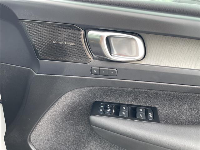 Volvo XC40 12