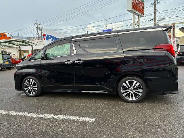 Toyota Alphard 11