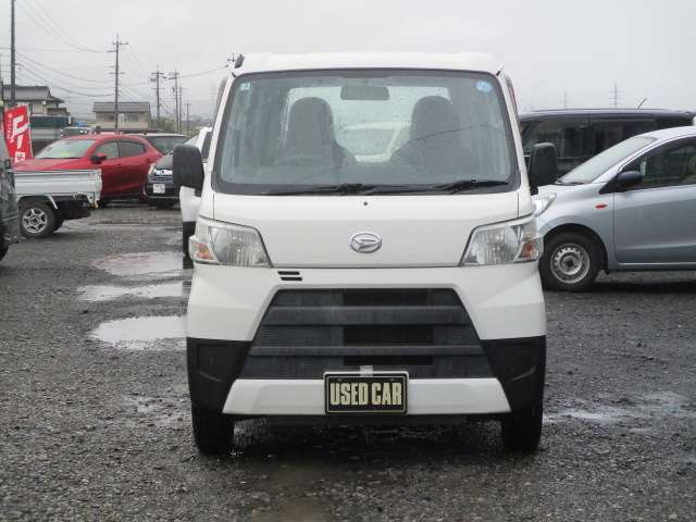 Daihatsu Hijet Cargo 2