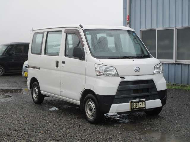 Daihatsu Hijet Cargo 3