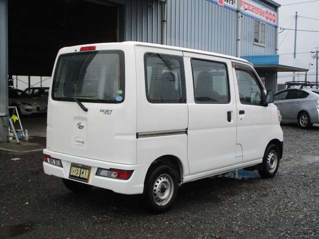Daihatsu Hijet Cargo 5