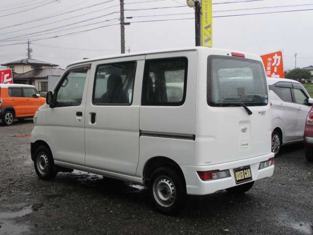 Daihatsu Hijet Cargo 7