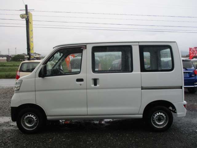 Daihatsu Hijet Cargo 8