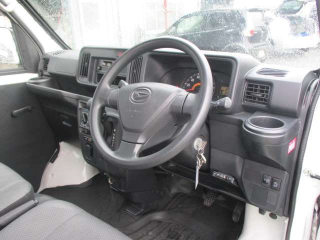 Daihatsu Hijet Cargo 9