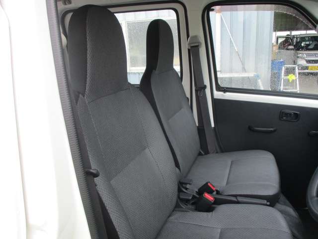 Daihatsu Hijet Cargo 10